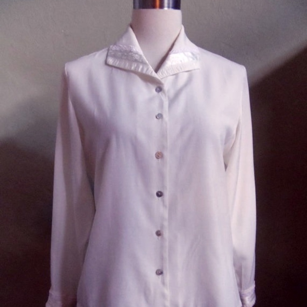 1980's Susan Bristol Cream Long Sleeved Blouse